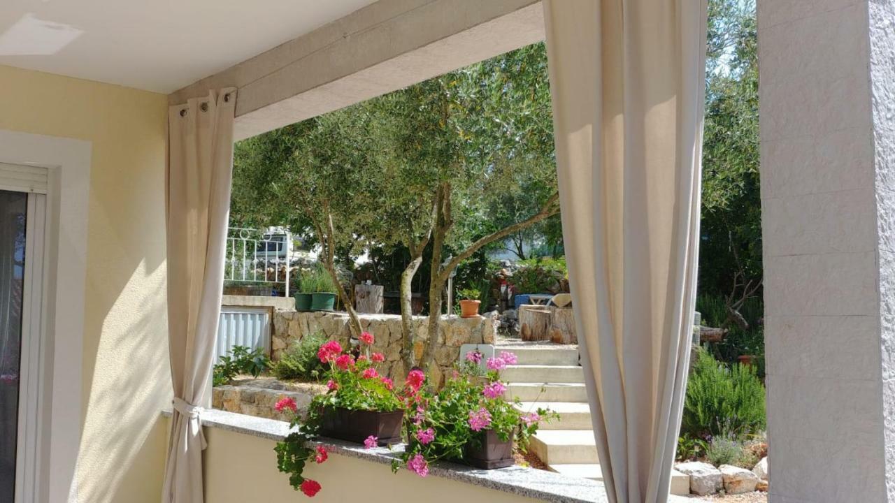 Apartments Olea Пинезичи Экстерьер фото